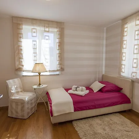 Apartment Apartments By The Sea Cres - 12131