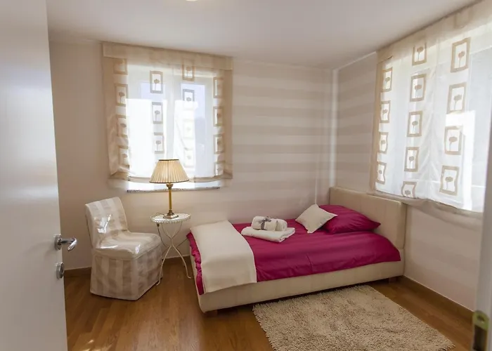 Apartment Apartments By The Sea Cres - 12131